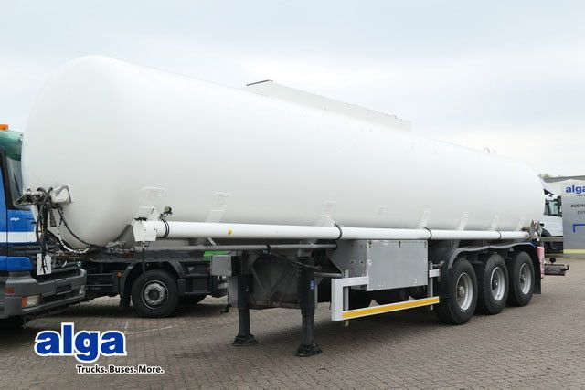 Kässbohrer STH 34/10-24/Tank 34.000 ltr./Unterbefüll./Pumpe - 유조 세미 트레일러 : 사진 1 Kässbohrer STH 34/10-24/Tank 34.000 ltr./Unterbefüll./Pumpe - 유조 세미 트레일러 : 사진 1