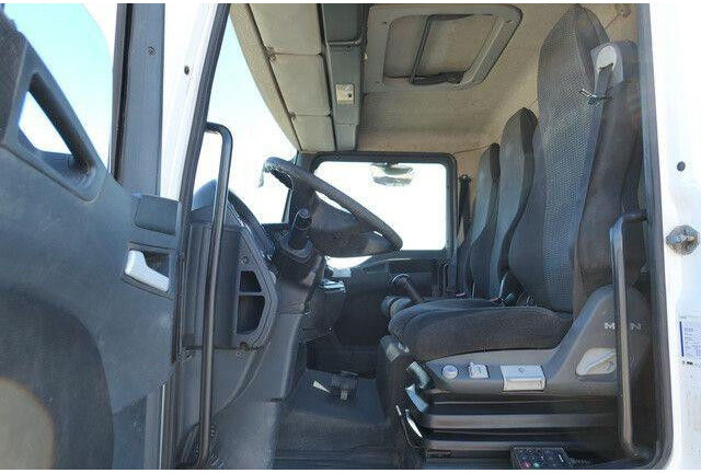 드롭사이드/ 플랫베드 트럭 MAN 8.180 TGL BL 4x2, AHK, 3. Sitz, Gerüstbau : 사진 10 드롭사이드/ 플랫베드 트럭 MAN 8.180 TGL BL 4x2, AHK, 3. Sitz, Gerüstbau : 사진 10