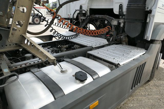 Mercedes-Benz 1843 LS Actros, MP4, Retarder, 2x Tank, Spoiler - 트랙터 유닛 : 사진 5 Mercedes-Benz 1843 LS Actros, MP4, Retarder, 2x Tank, Spoiler - 트랙터 유닛 : 사진 5