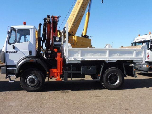 Mercedes-Benz 2024 AK 4x4, Tals AK 140.1 A3, Greifersteuerung - 덤프트럭 : 사진 2 Mercedes-Benz 2024 AK 4x4, Tals AK 140.1 A3, Greifersteuerung - 덤프트럭 : 사진 2