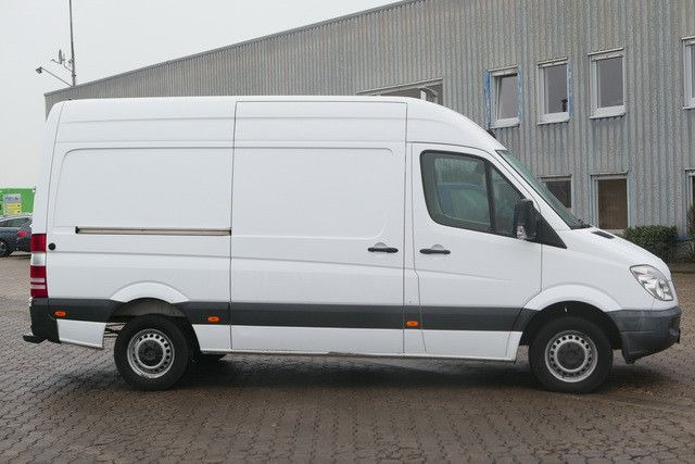 Mercedes-Benz 213 CDI Sprinter 4x2, Klima, 3. Sitz, Holzausbau - 소형 밴 : 사진 2 Mercedes-Benz 213 CDI Sprinter 4x2, Klima, 3. Sitz, Holzausbau - 소형 밴 : 사진 2