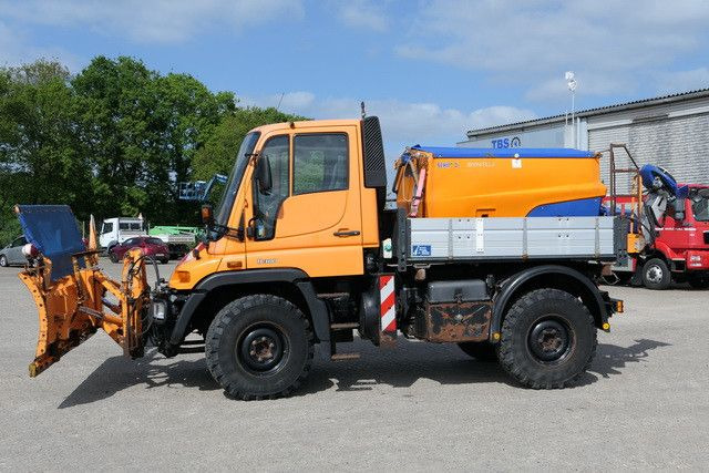Unimog U 300 4x4, Schmidt, Streuer, Schild, Klima,27tkm - 트럭 : 사진 3 Unimog U 300 4x4, Schmidt, Streuer, Schild, Klima,27tkm - 트럭 : 사진 3