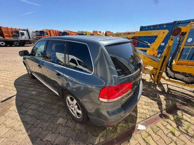 Volkswagen Touareg 3.2 V6/ GETRIEBESCHADEN /Motor läuft! - 플랫베드 밴 : 사진 4 Volkswagen Touareg 3.2 V6/ GETRIEBESCHADEN /Motor läuft! - 플랫베드 밴 : 사진 4