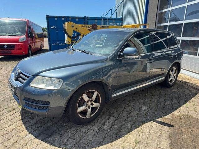 Volkswagen Touareg 3.2 V6/ GETRIEBESCHADEN /Motor läuft! - 플랫베드 밴 : 사진 1 Volkswagen Touareg 3.2 V6/ GETRIEBESCHADEN /Motor läuft! - 플랫베드 밴 : 사진 1