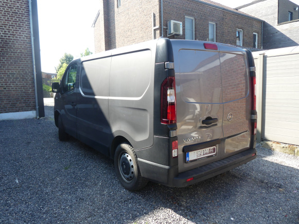 Camionnette Opel Vivaro (2018-122.114 km-VIN:WOVF7G60XJV634111) - 차량 : 사진 3 Camionnette Opel Vivaro (2018-122.114 km-VIN:WOVF7G60XJV634111) - 차량 : 사진 3
