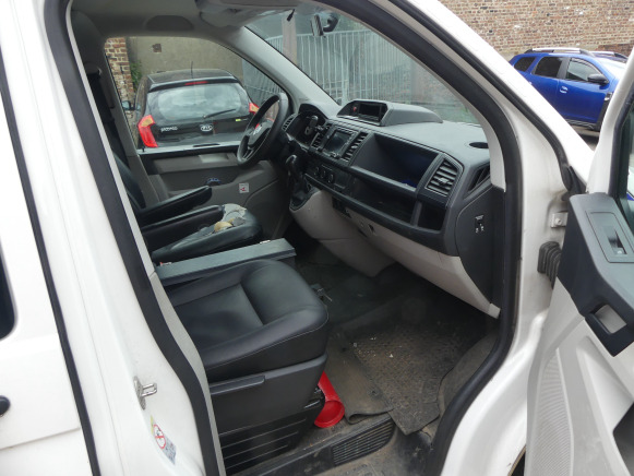 Camionnette, combi de police Volkswagen (2019-243.344 km) - 차량 : 사진 5 Camionnette, combi de police Volkswagen (2019-243.344 km) - 차량 : 사진 5
