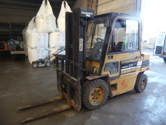 Chariot élévateur Daewoo D3QS-2 - 지게차 : 사진 1 Chariot élévateur Daewoo D3QS-2 - 지게차 : 사진 1