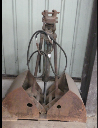 Grappin hydraulique marque et modèle inconnu - 클램쉘 버킷 건설기계 용 : 사진 1 Grappin hydraulique marque et modèle inconnu - 클램쉘 버킷 건설기계 용 : 사진 1