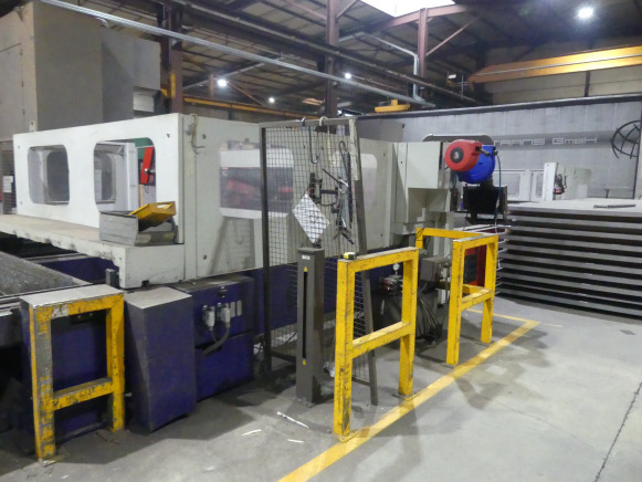 Machine de découpe laser CO² avec refroidisseur et aspiration de fumée Bystronic Bylaser 6000 - 금속 가공 기계 : 사진 1 Machine de découpe laser CO² avec refroidisseur et aspiration de fumée Bystronic Bylaser 6000 - 금속 가공 기계 : 사진 1