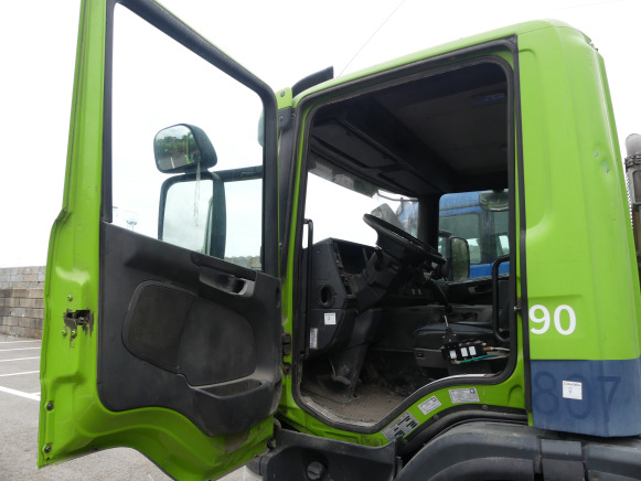 REF:1290 - Camion porte container Scania PRT (2005-529.990 km) - 컨테이너 운반 장치/ 스와프 보디 트럭 : 사진 5 REF:1290 - Camion porte container Scania PRT (2005-529.990 km) - 컨테이너 운반 장치/ 스와프 보디 트럭 : 사진 5