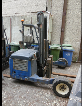 REF:6924 - Chariot élévateur Moffet M4 25.3 - 트럭 장착 지게차 : 사진 2 REF:6924 - Chariot élévateur Moffet M4 25.3 - 트럭 장착 지게차 : 사진 2