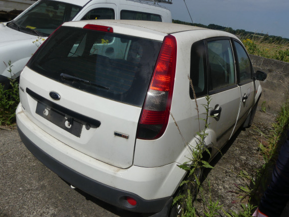REF:Immatriculée sous : SPI-110 - Voiture Ford FIESTA - 승합차 : 사진 3 REF:Immatriculée sous : SPI-110 - Voiture Ford FIESTA - 승합차 : 사진 3