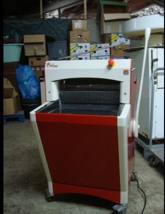 Trancheuse à pain Heristal - 베이커리 기계 : 사진 1 Trancheuse à pain Heristal - 베이커리 기계 : 사진 1