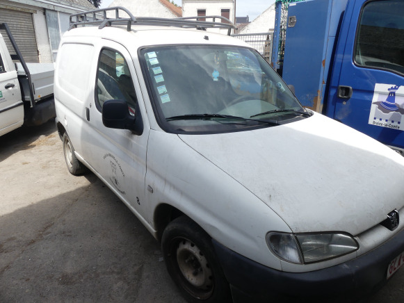 Utilitaire Peugeot Partner (1999-186.581 km) - 차량 : 사진 1 Utilitaire Peugeot Partner (1999-186.581 km) - 차량 : 사진 1