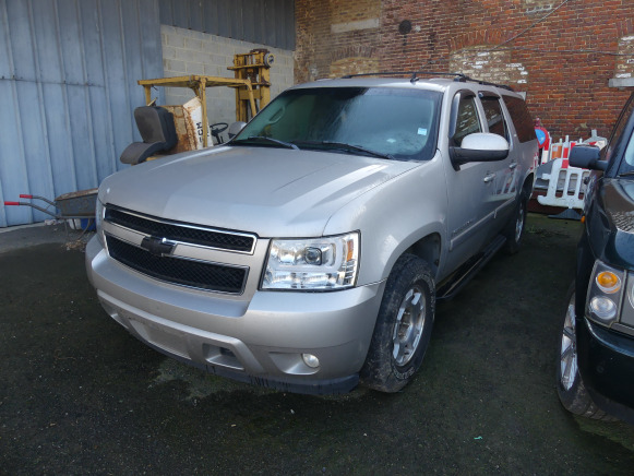 Voiture Chevrolet Suburban (2006-355.000 km) Numéro de châssis : 1GNFK16327J170092 - Kilométrage : 355000 - 콤비 밴 : 사진 1 Voiture Chevrolet Suburban (2006-355.000 km) Numéro de châssis : 1GNFK16327J170092 - Kilométrage : 355000 - 콤비 밴 : 사진 1