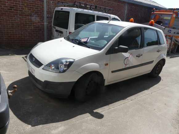 Voiture Ford FIESTA (2006-110.830 km) - SUV : 사진 1 Voiture Ford FIESTA (2006-110.830 km) - SUV : 사진 1