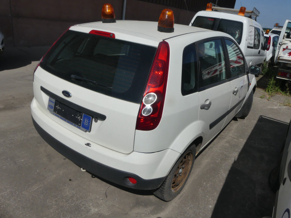 Voiture Ford FIESTA (2006-110.830 km) - SUV : 사진 3 Voiture Ford FIESTA (2006-110.830 km) - SUV : 사진 3
