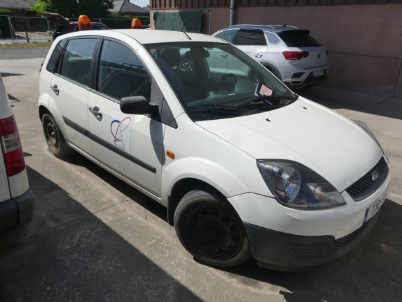 Voiture Ford FIESTA (2006-110.830 km) - SUV : 사진 4 Voiture Ford FIESTA (2006-110.830 km) - SUV : 사진 4