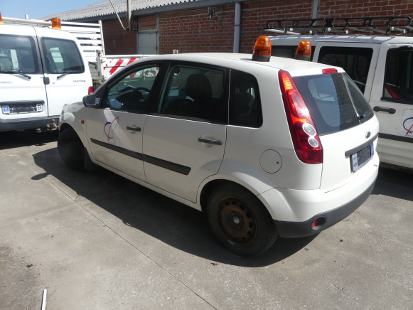 Voiture Ford FIESTA (2006-110.830 km) - SUV : 사진 2 Voiture Ford FIESTA (2006-110.830 km) - SUV : 사진 2