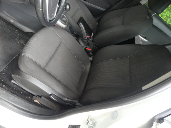 Voiture Opel Astra Break (2012-211.232 km) - 차량 : 사진 4 Voiture Opel Astra Break (2012-211.232 km) - 차량 : 사진 4