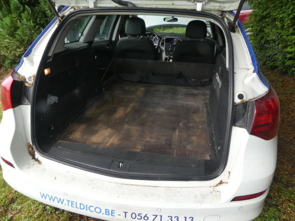 Voiture Opel Astra Break (2012-211.232 km) - 차량 : 사진 5 Voiture Opel Astra Break (2012-211.232 km) - 차량 : 사진 5
