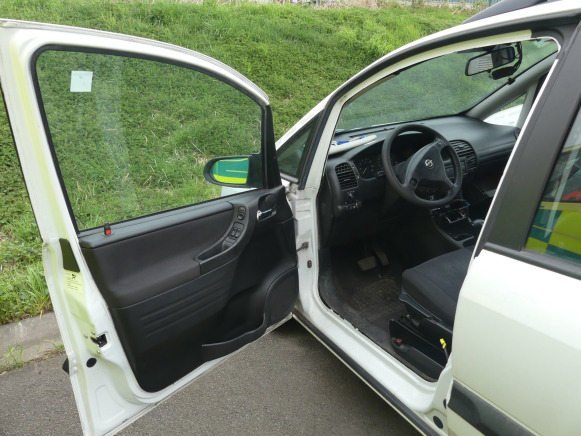 Voiture Opel ZAFIRA (2004-179.238 km) - 차량 : 사진 5 Voiture Opel ZAFIRA (2004-179.238 km) - 차량 : 사진 5