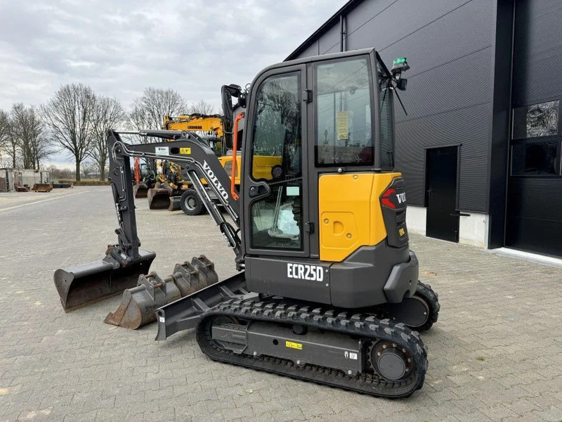 Volvo ECR25D - 미니 굴삭기 : 사진 2 Volvo ECR25D - 미니 굴삭기 : 사진 2