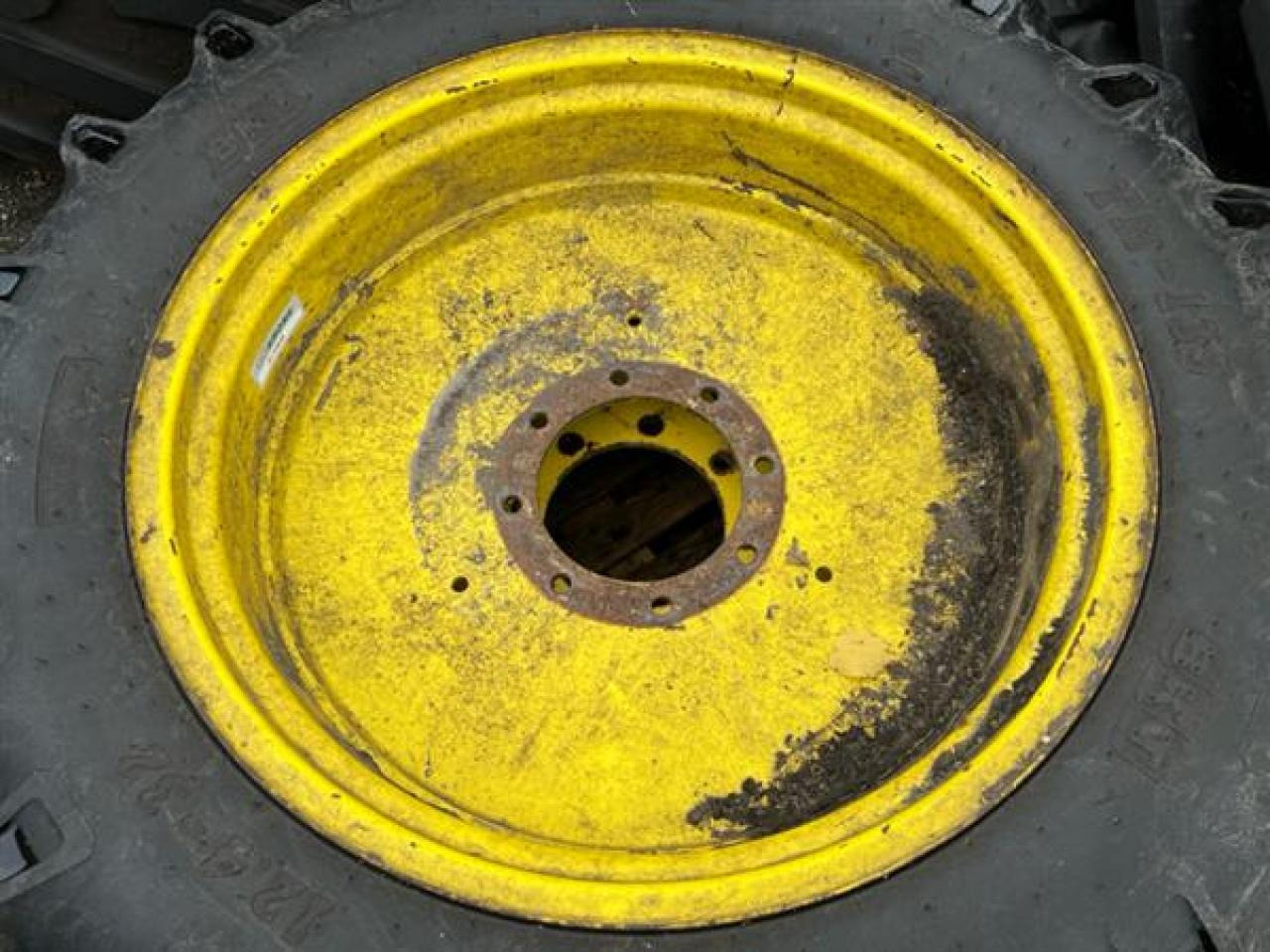 BKT 12.4-32 - 타이어 농업용 기계 용 : 사진 2 BKT 12.4-32 - 타이어 농업용 기계 용 : 사진 2