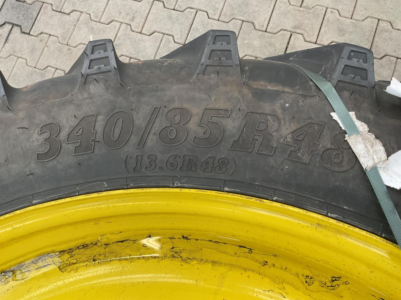 BKT 340/85R48 - 타이어 농업용 기계 용 : 사진 2 BKT 340/85R48 - 타이어 농업용 기계 용 : 사진 2
