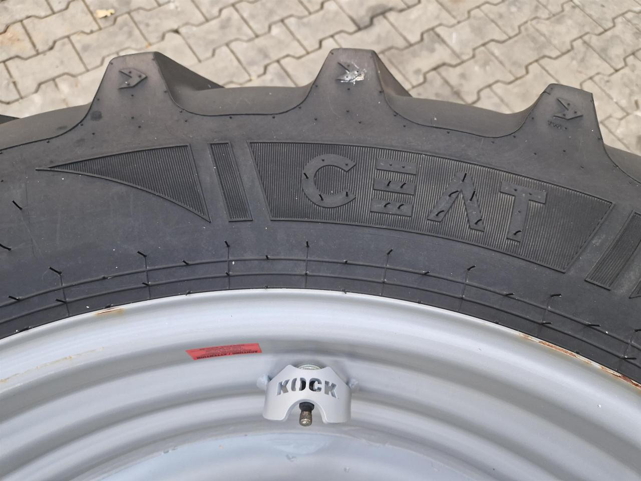 CEAT 340/85R48 - 타이어 농업용 기계 용 : 사진 3 CEAT 340/85R48 - 타이어 농업용 기계 용 : 사진 3