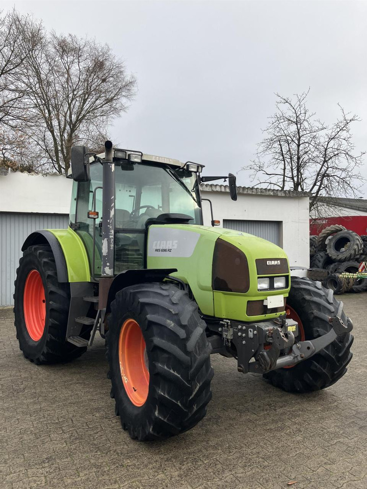CLAAS Ares 696 RZ - 장궤형 트랙터 : 사진 5 CLAAS Ares 696 RZ - 장궤형 트랙터 : 사진 5