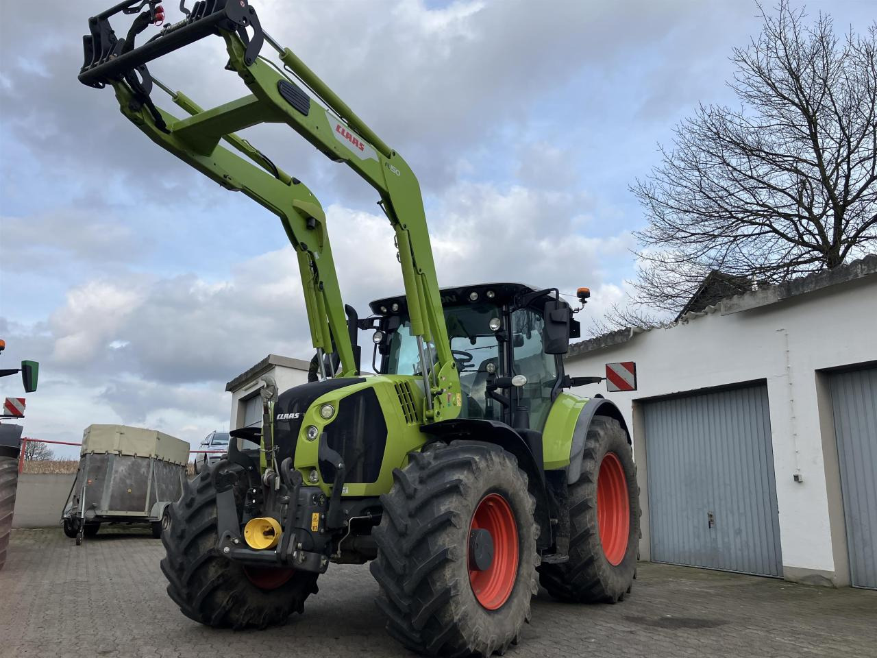 CLAAS Arion 660 C Matic - 장궤형 트랙터 : 사진 2 CLAAS Arion 660 C Matic - 장궤형 트랙터 : 사진 2