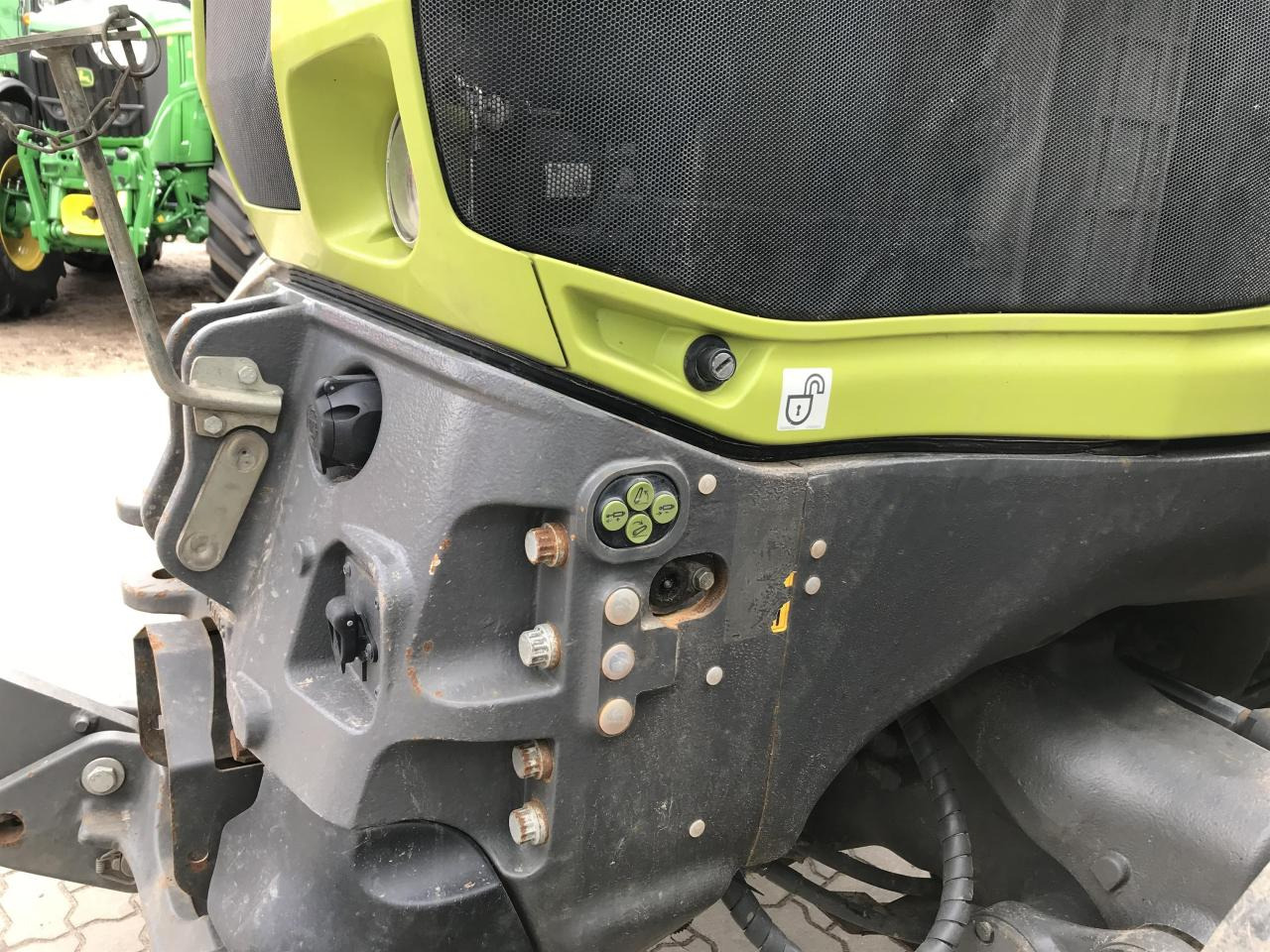 CLAAS Axion 870 - 장궤형 트랙터 : 사진 4 CLAAS Axion 870 - 장궤형 트랙터 : 사진 4