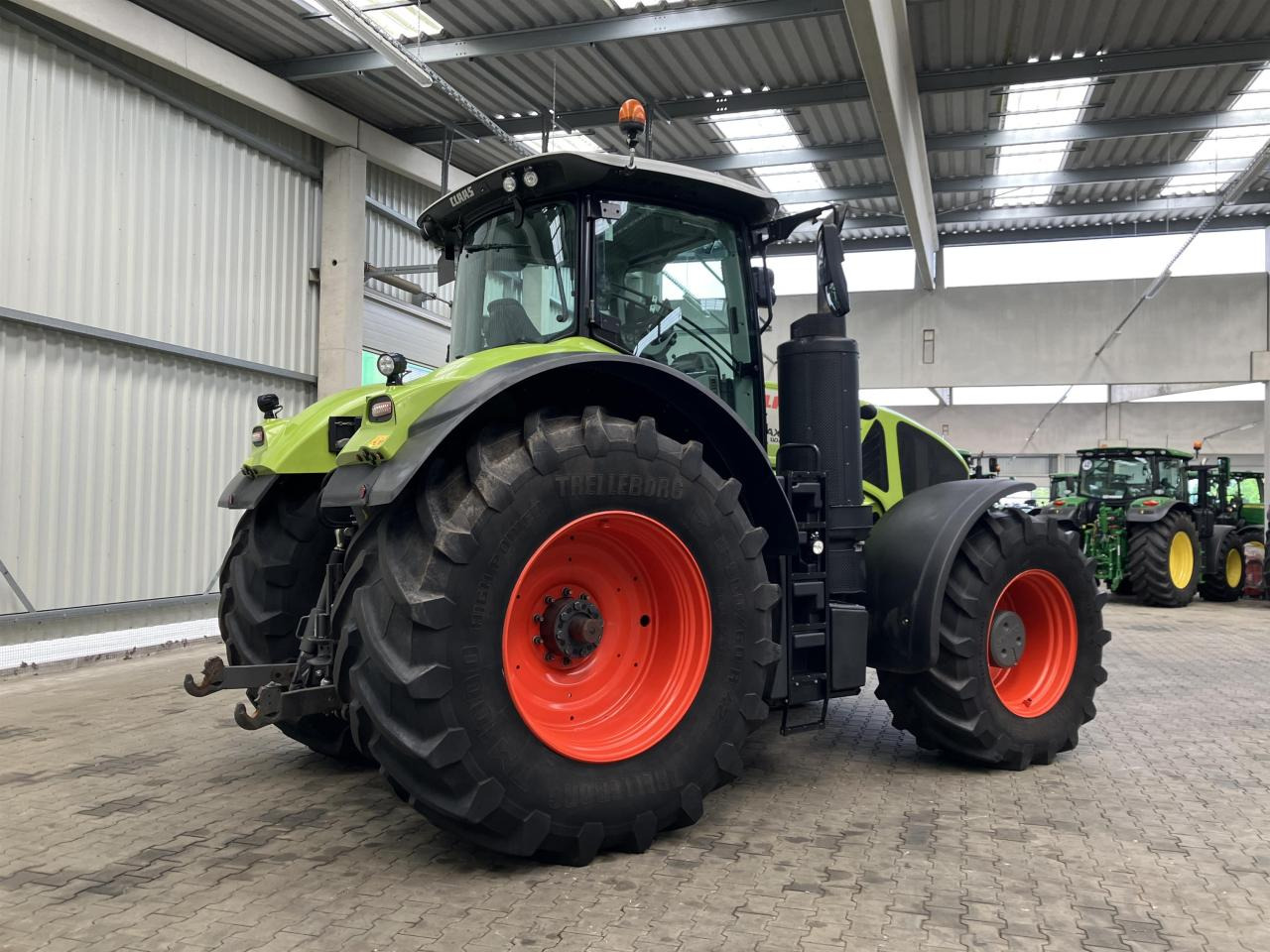 CLAAS Axion 930 - 장궤형 트랙터 : 사진 2 CLAAS Axion 930 - 장궤형 트랙터 : 사진 2