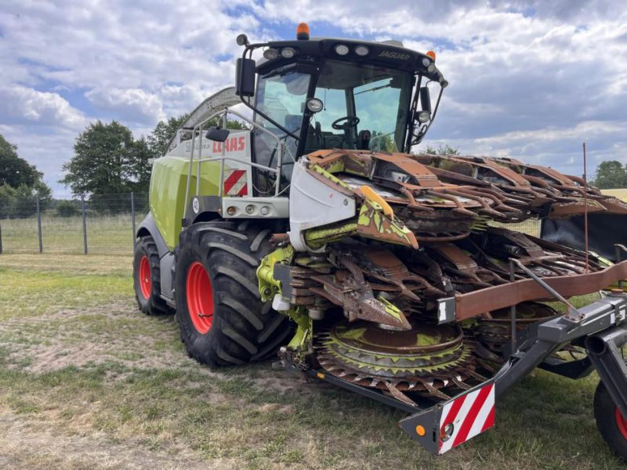 CLAAS Jaguar 980 - 견인식 목초수확기 : 사진 2 CLAAS Jaguar 980 - 견인식 목초수확기 : 사진 2