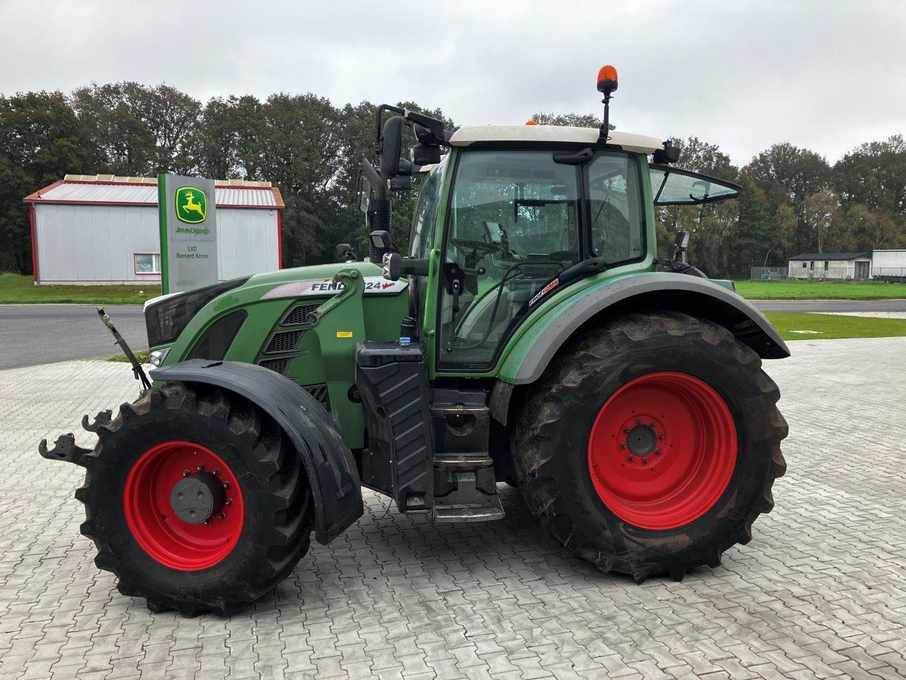 Fendt 716 Vario Profi Plus - 장궤형 트랙터 : 사진 1 Fendt 716 Vario Profi Plus - 장궤형 트랙터 : 사진 1