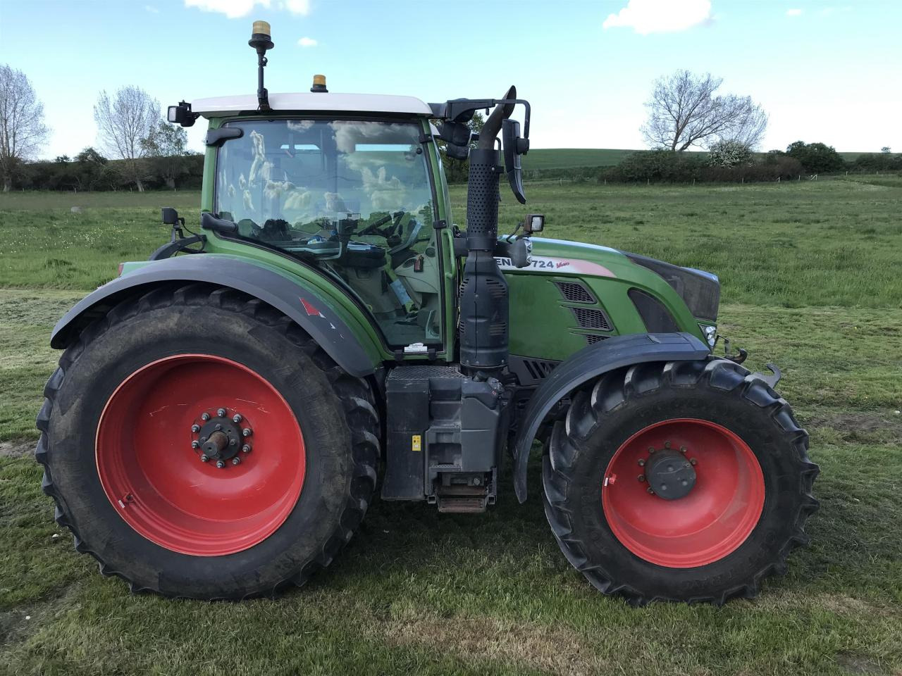 Fendt 724 Vario - 장궤형 트랙터 : 사진 2 Fendt 724 Vario - 장궤형 트랙터 : 사진 2