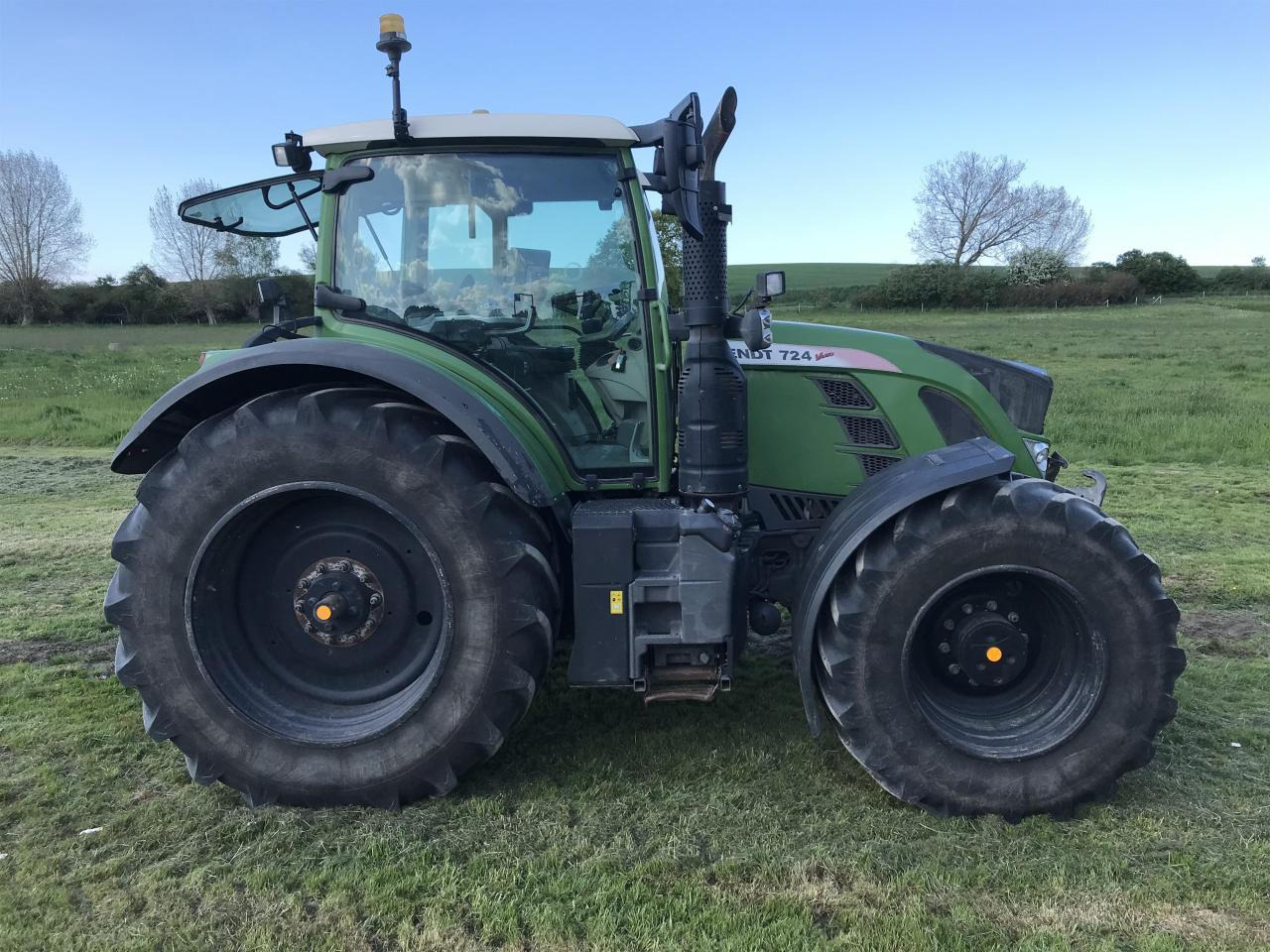 Fendt 724 Vario - 장궤형 트랙터 : 사진 2 Fendt 724 Vario - 장궤형 트랙터 : 사진 2