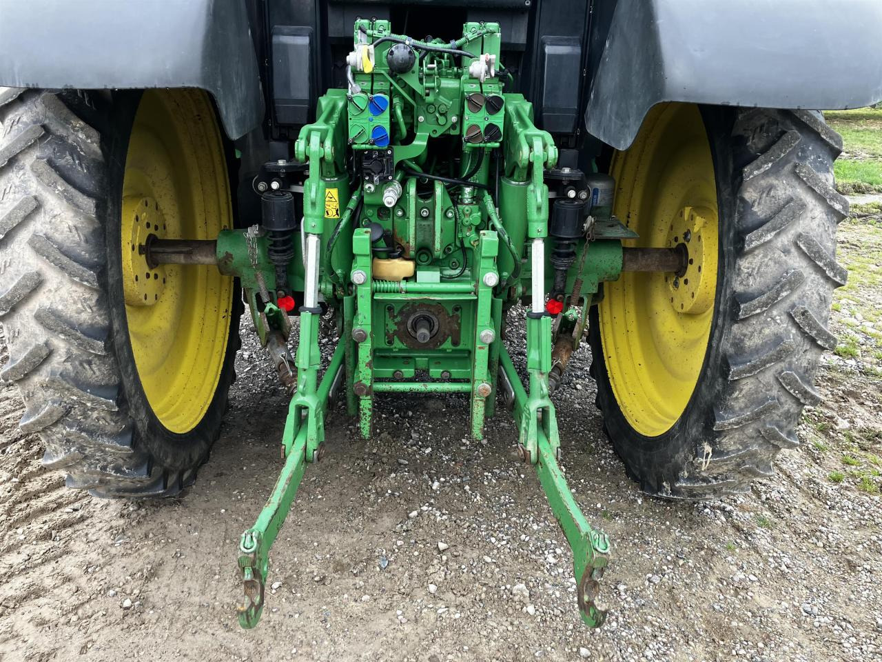 John Deere 6120M - 장궤형 트랙터 : 사진 5 John Deere 6120M - 장궤형 트랙터 : 사진 5