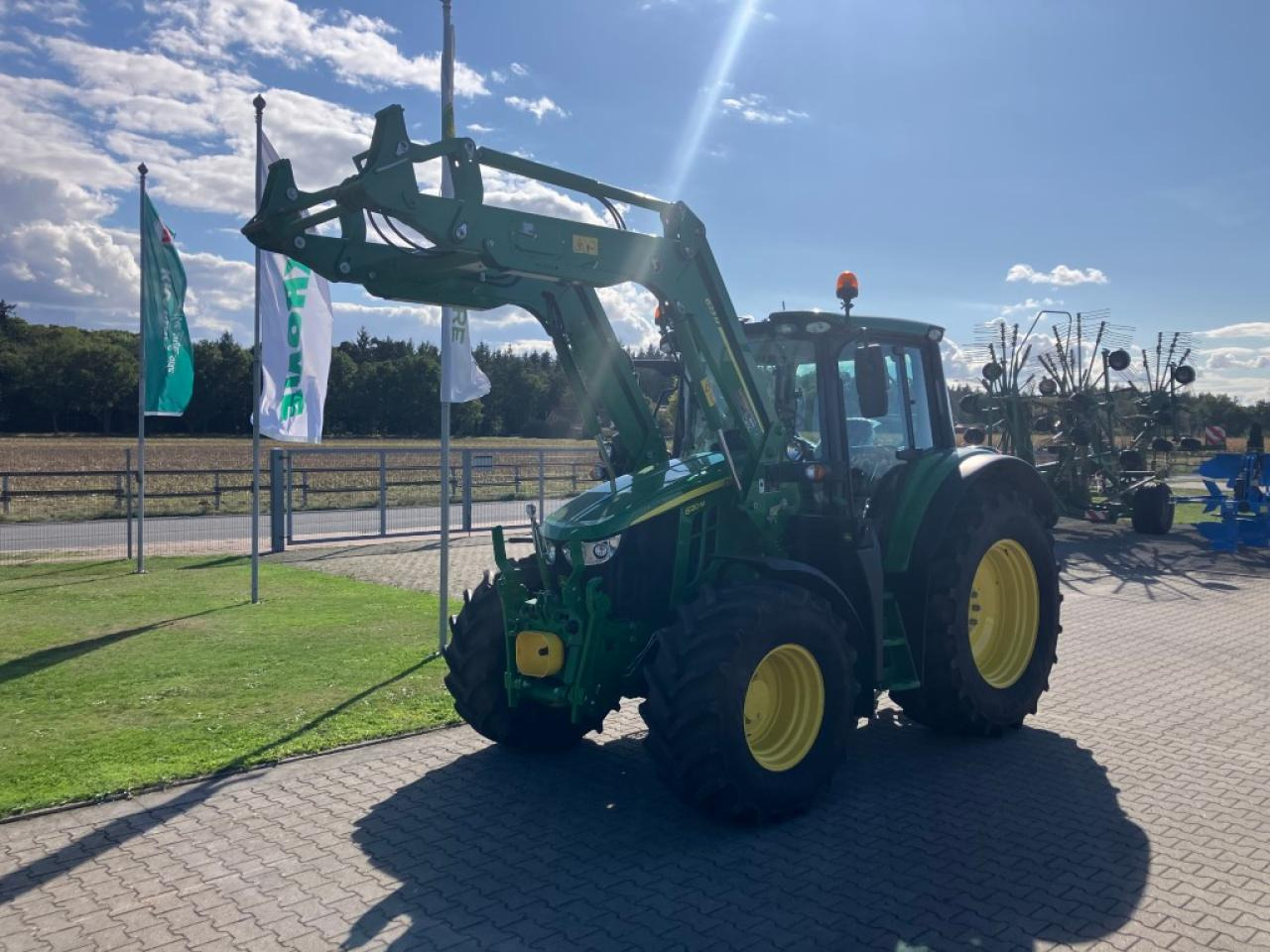 John Deere 6120M - 장궤형 트랙터 : 사진 5 John Deere 6120M - 장궤형 트랙터 : 사진 5
