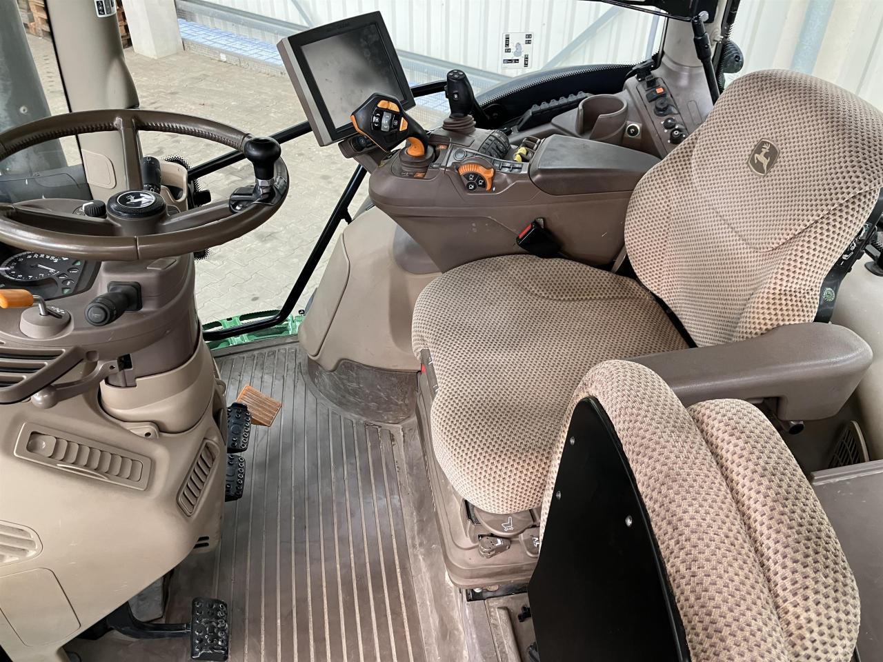 리스 John Deere 6155R John Deere 6155R : 사진 9 리스 John Deere 6155R John Deere 6155R : 사진 9