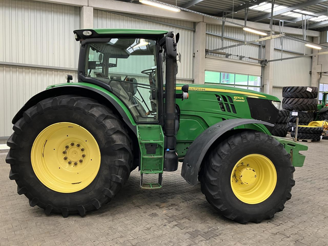 John Deere 6170R - 장궤형 트랙터 : 사진 4 John Deere 6170R - 장궤형 트랙터 : 사진 4
