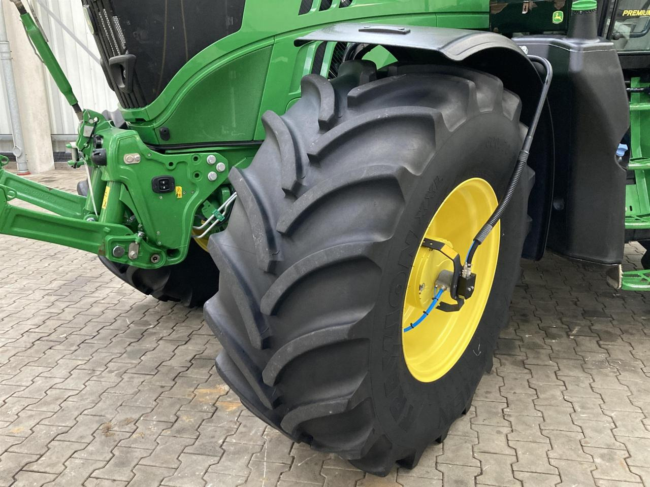John Deere 6175R - 장궤형 트랙터 : 사진 2 John Deere 6175R - 장궤형 트랙터 : 사진 2