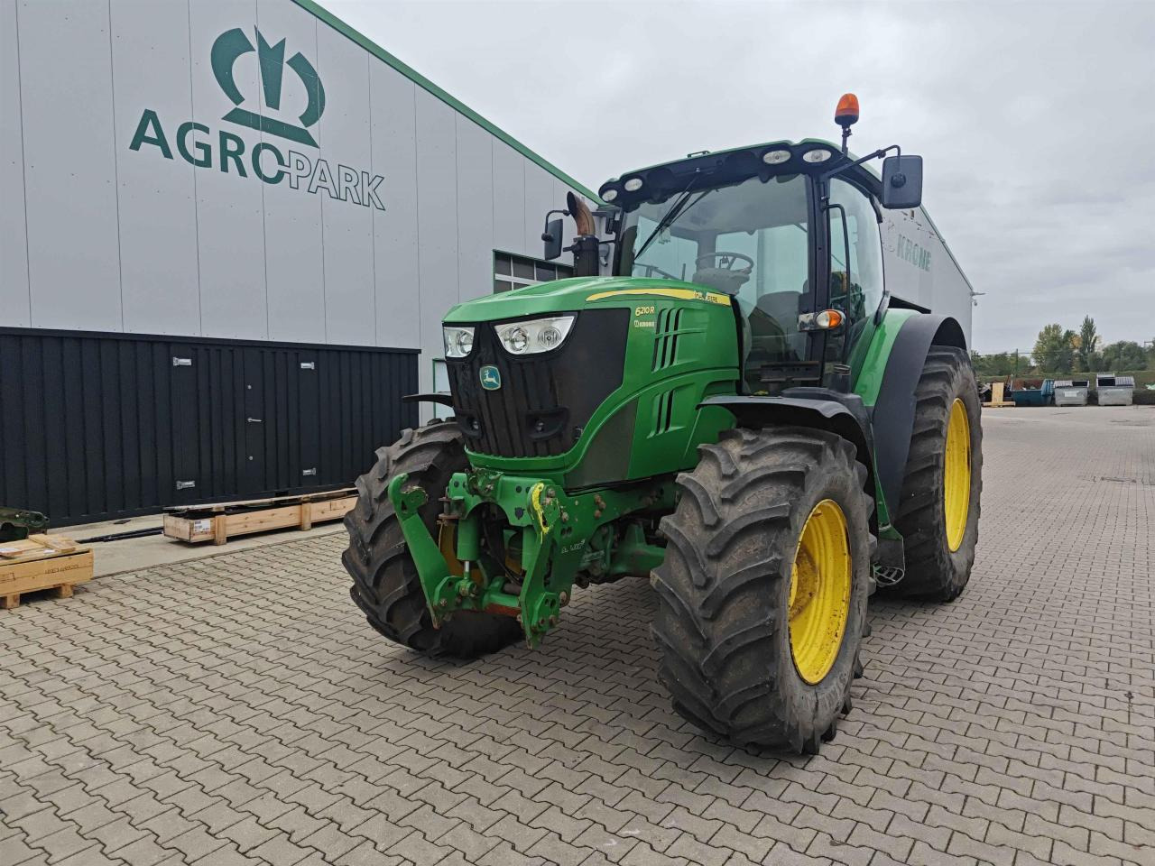 John Deere 6210R - 장궤형 트랙터 : 사진 1 John Deere 6210R - 장궤형 트랙터 : 사진 1