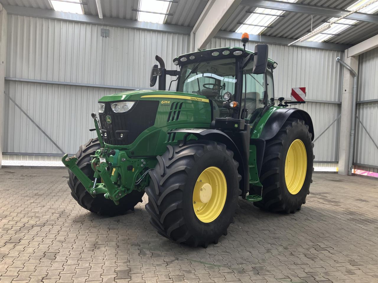 John Deere 6215R - 장궤형 트랙터 : 사진 1 John Deere 6215R - 장궤형 트랙터 : 사진 1