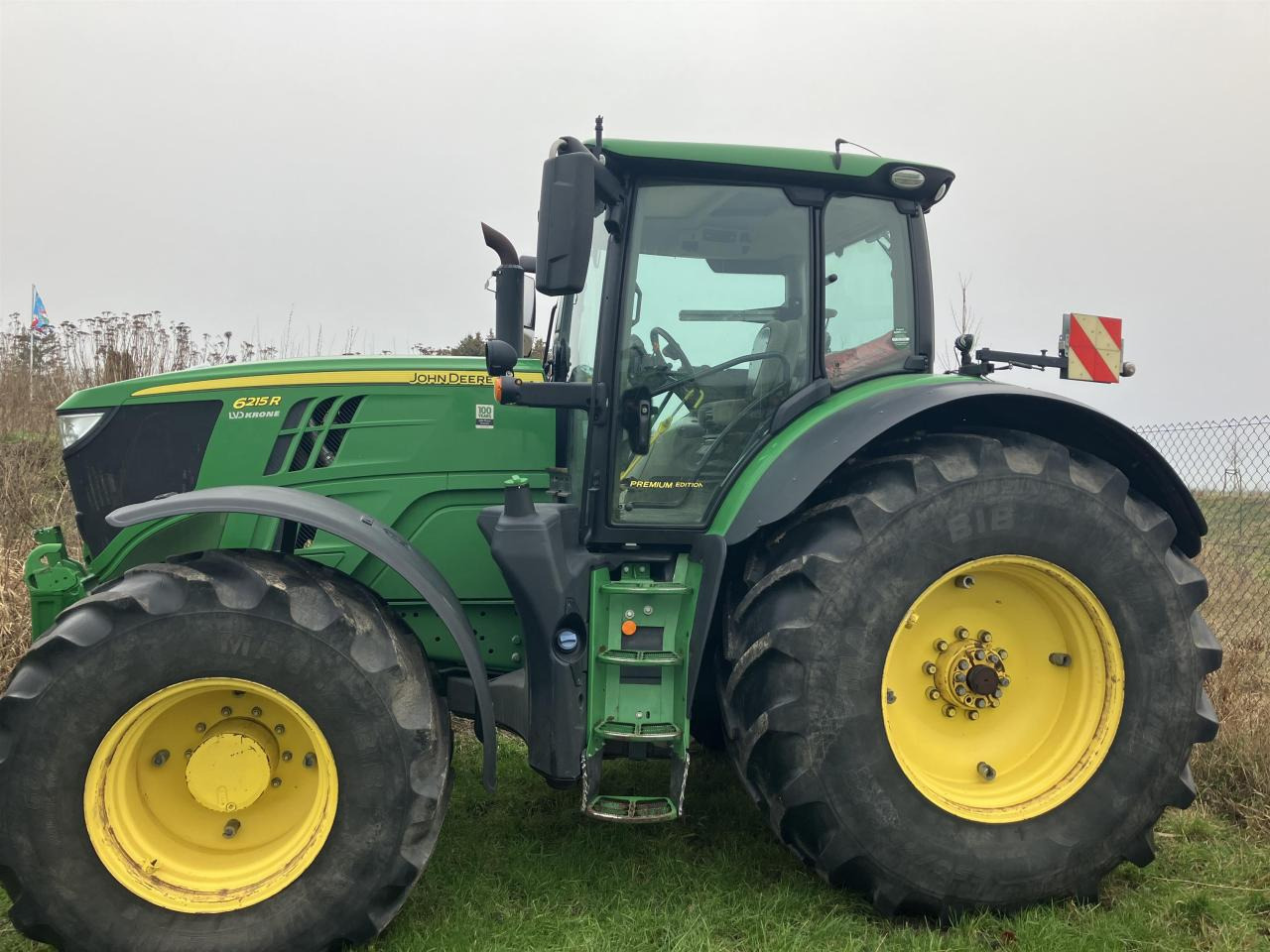 John Deere 6215R - 장궤형 트랙터 : 사진 2 John Deere 6215R - 장궤형 트랙터 : 사진 2
