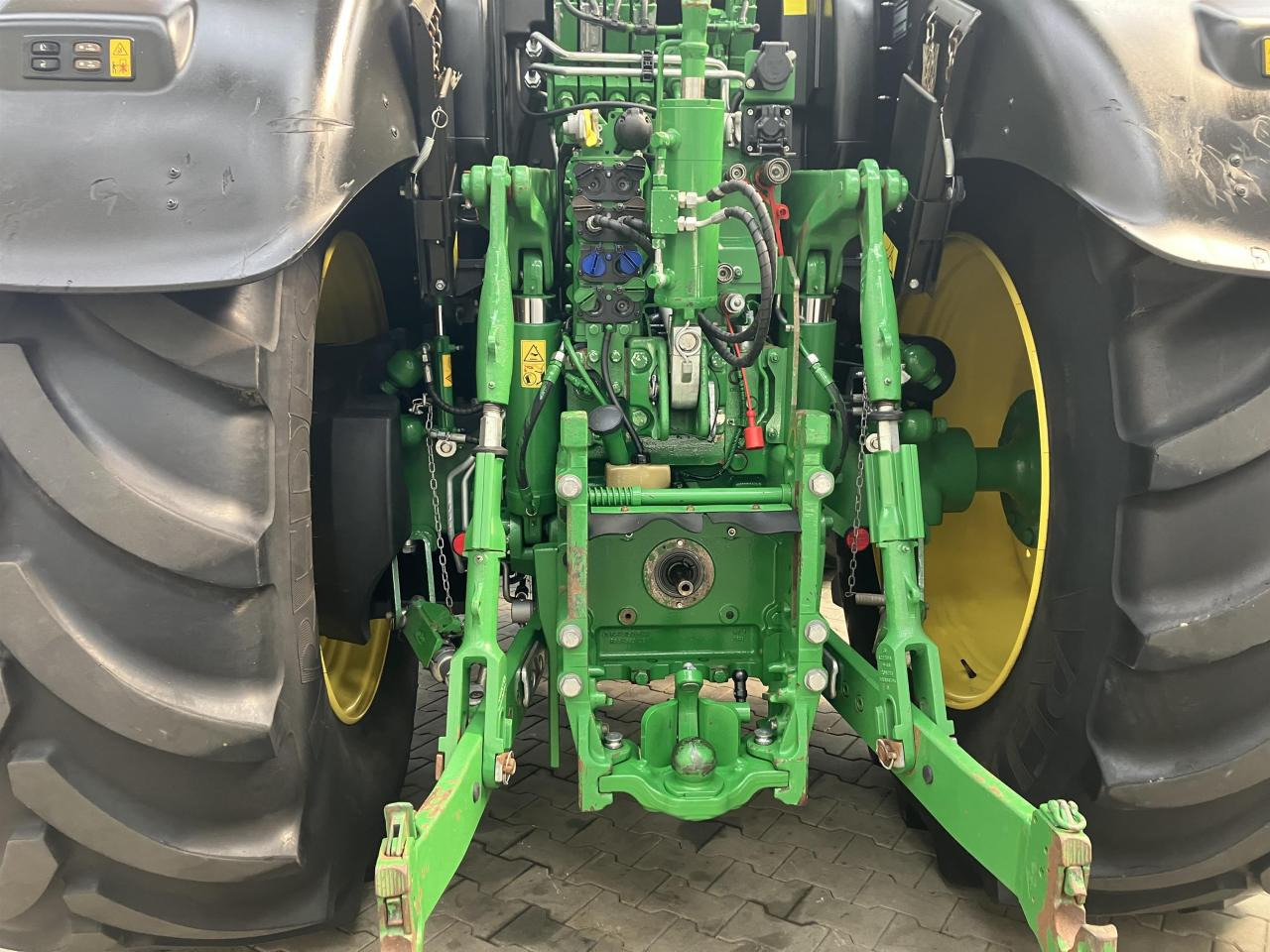 John Deere 6215R - 장궤형 트랙터 : 사진 5 John Deere 6215R - 장궤형 트랙터 : 사진 5