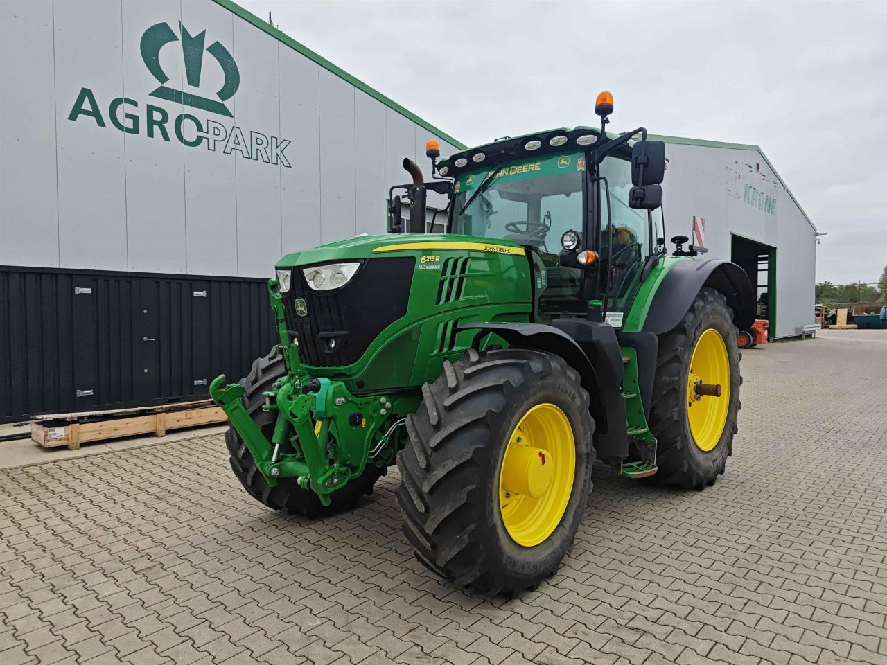 John Deere 6215R - 장궤형 트랙터 : 사진 1 John Deere 6215R - 장궤형 트랙터 : 사진 1