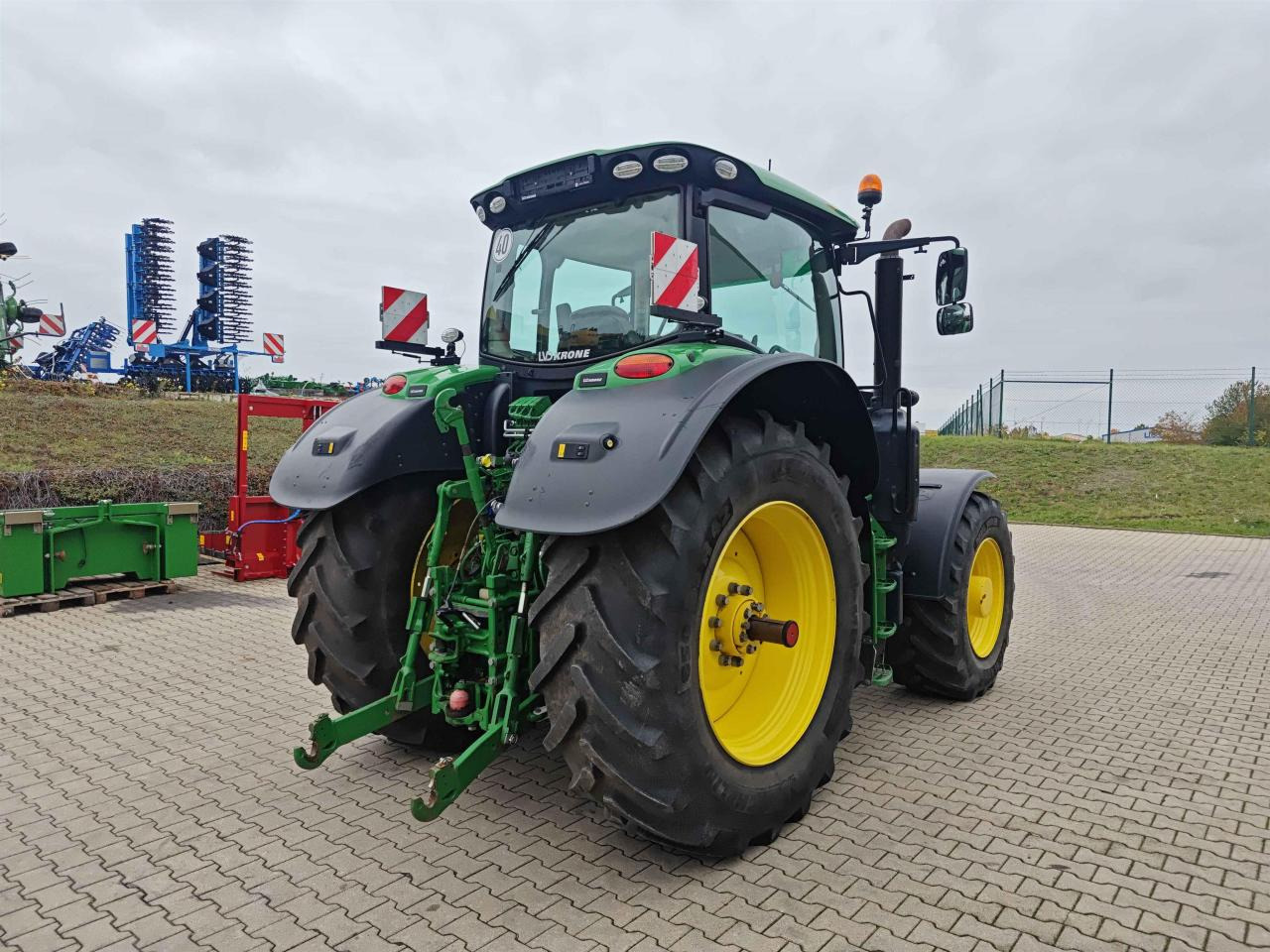 John Deere 6215R - 장궤형 트랙터 : 사진 5 John Deere 6215R - 장궤형 트랙터 : 사진 5