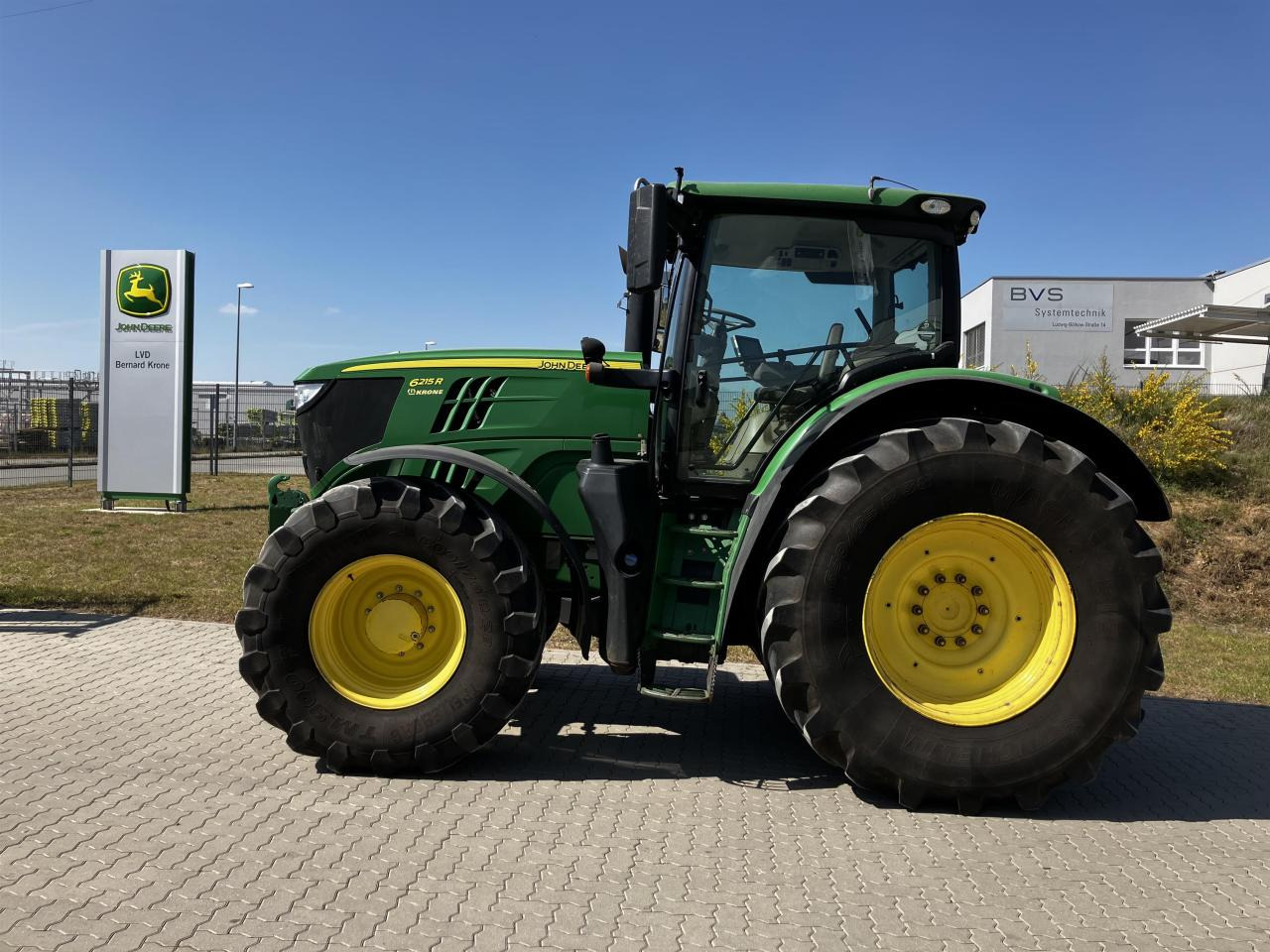 John Deere 6215R - 장궤형 트랙터 : 사진 1 John Deere 6215R - 장궤형 트랙터 : 사진 1